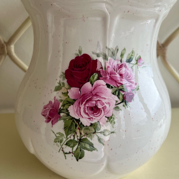 Large vintage floral cookie jar - Picture 9 of 12